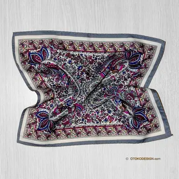

Shawl in a pocket of silk jacket, with cucumber ornament and small flowers (52377)