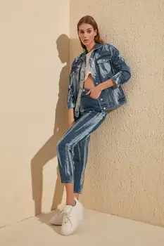 

Trendyol Wash Effect High Bel Mom Jeans TWOSS20JE0153