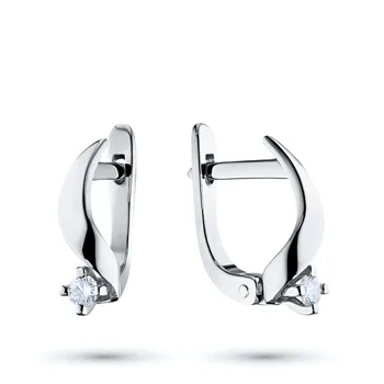 

Earrings in white gold with a diamond