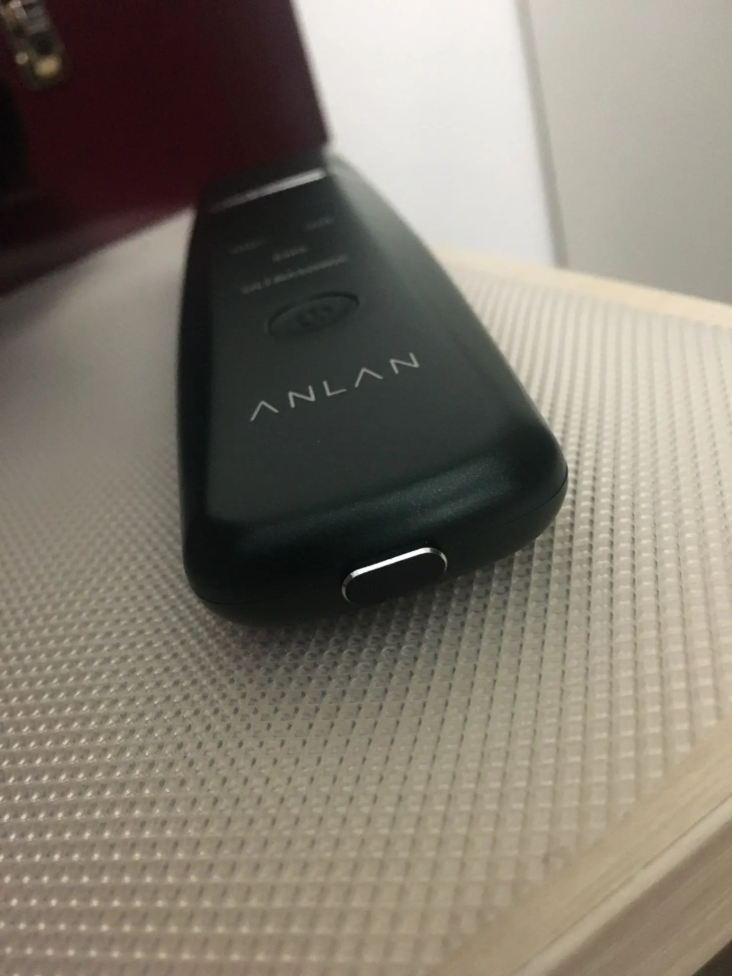 Отзыв о товаре ANLAN Ультразвуковой скрабер скруббер, ионная лопатка для чистки лица, пилинг, лифтинг для лица, удаление угрей, терапия красным светом для удаления черных точек blackhead remover узи чистка ультразвуковая чистка лица от пользователя B***a