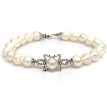 

New Model Silver With Pearl Pearl Bracelet
