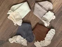 Primavera nueva 4 par/lote calcetines de niñas bebé largo Calcetines niños de la longitud de la rodilla de algodón suave bebé NIÑOS Calcetines de 1-6 años hasta la rodilla calcetines de encaje