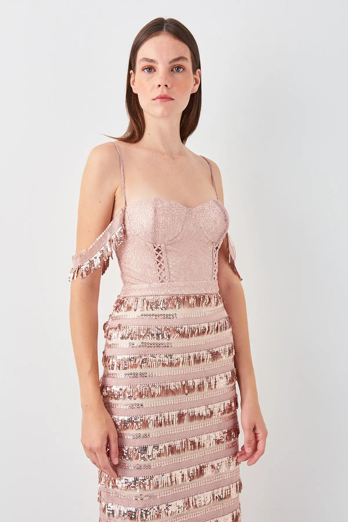 Trendyol вечернее платье с блестками и кисточками TPRSS19AE0115