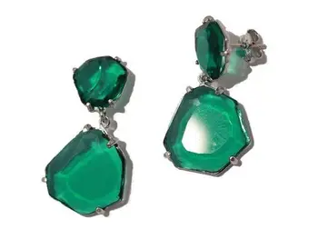 

Sterling silver earrings with irregular carving green quarzos