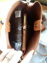 Bolso de mano de banda ancha de diseño de marca para mujer, bolso de hombro de PU de cubo de lujo, de un solo hombro, de gran capacidad, de color sólido