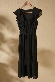 

Trendyol Belted Textured Fabric Dress TWOSS20EL2531