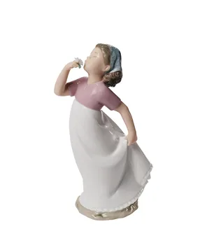 

NAO Figure Fragrances Garden. Sculpture Decoration Girl. Girl Porcelain