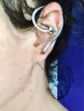 2021 nueva 1 par de diamantes de imitación brazalete de oído de pendiente perforación dorada pinzas para orejas cartílago declaración clip aretes para las mujeres pendientes de