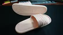 Zapatillas Unisex para hombre y mujer, zapatilla para baño, sandalias para interior, Zapatillas de casa antideslizantes de moda