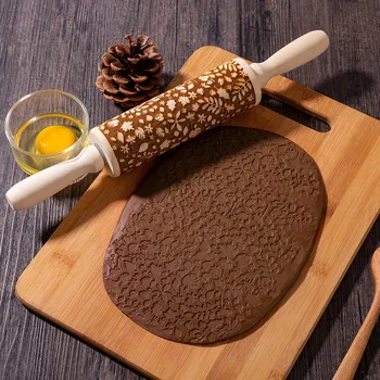 

2020 The New Leaves Sculpture Embossing Rolling Pin Festival Wedding Gift Natural Wooden Rolling Pin Cookies Baking Tools