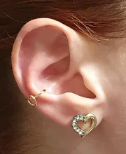 Pendientes de corazón hueco sin Piercing para oreja, Color dorado pequeño, Clip de cartílago falso, joyería para mujer