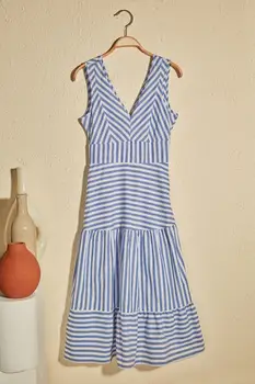 

Trendyol Striped Dress TWOSS20EL2152