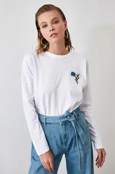 

Trendyol Front and Back Embroidered Basic Long Sleeve Knitted T-Shirt TWOAW21TS0085