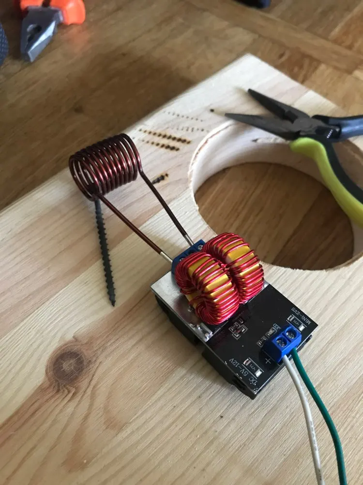 Нагреватель закисших болтов. Индукционный нагреватель металла 220 вольт. Как сделать нагреватель из микроволновки. Как сделать нагреватель из микроволновки. Индукционный нагреватель ресанта.