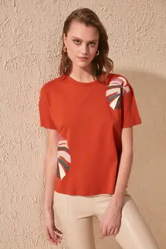 

Trendyol Printed Semi-Fitted Knitted T-Shirt TWOSS20TS0703