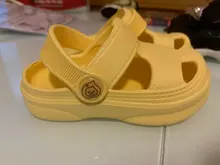 Zapatos con agujeros para bebés, sandalias antideslizantes suaves para niños y niñas de 1 a 3 años, novedad de verano