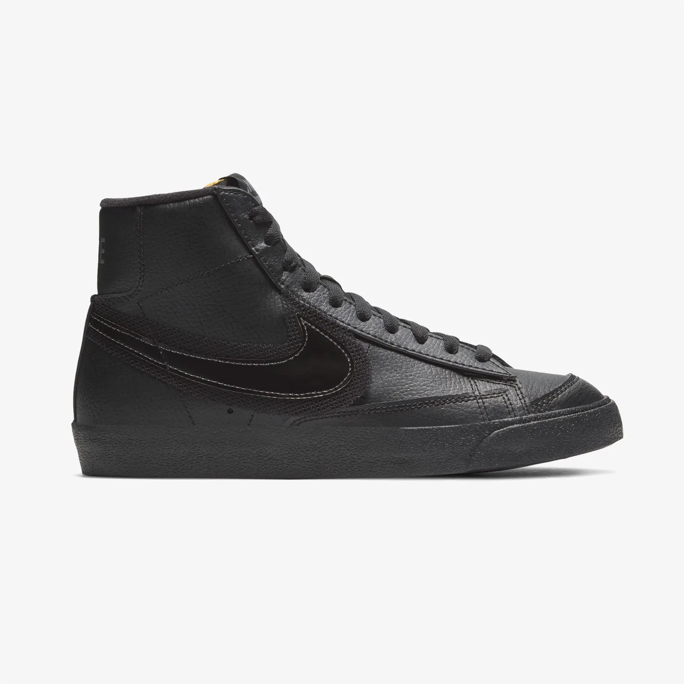 Nike blazer mid 77 женские. Nike blazer mid 77 подошва. найк блейзер мид 77 черные женские. nike blazer 77 vintage кожаные.
