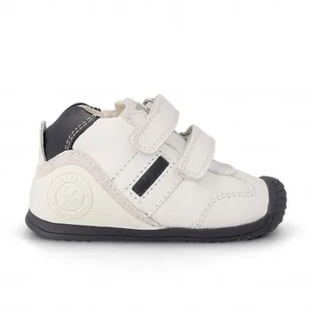 

Sports white leather with two velcros and details in marino of Biomecanics of Garvalín
