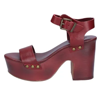 

And… VEE sandals woman Burgundy