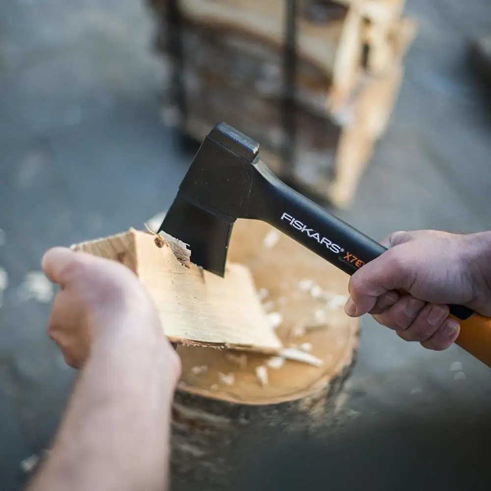 Универсальный топор Fiskars X7