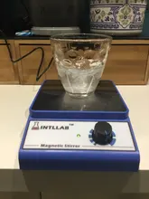 Mezclador agitador magnético con barra de agitación