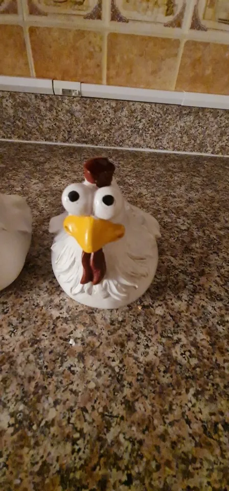 Chicken Yard Art Resin Chicken Home Decoration Backyard Lawn Garden Stakes Farm Rooster Cockerel Steel Chicken Resin Sculptures photo review