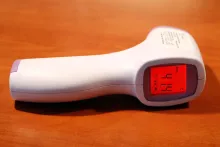 Termómetro infrarrojo sin contacto para bebés y adultos, medidor de temperatura Digital, termómetro con pantalla LCD