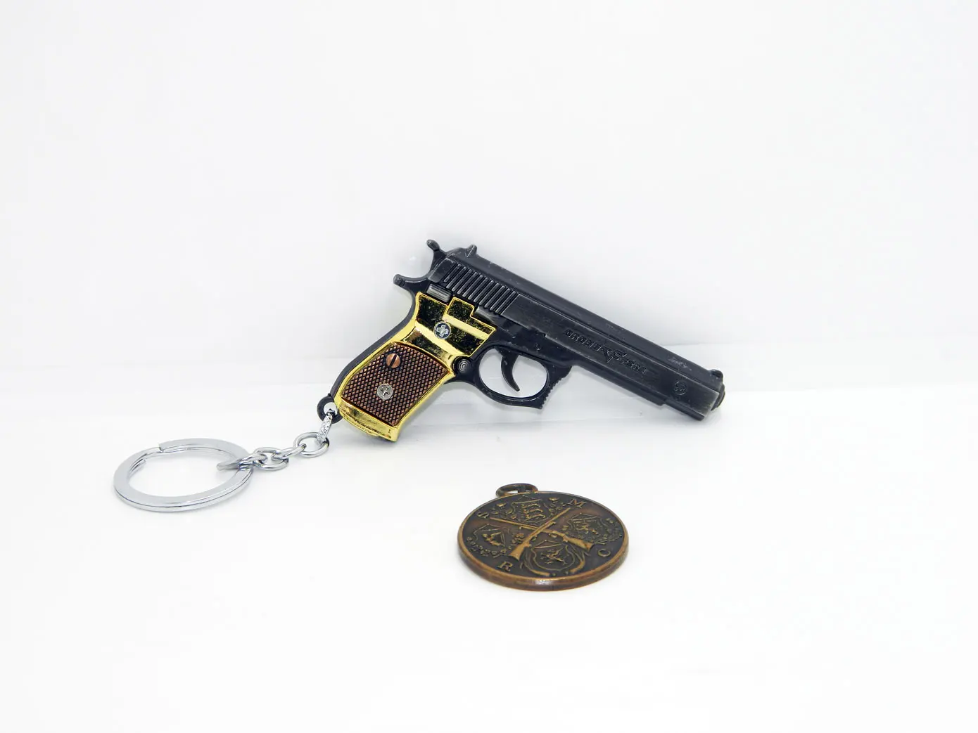 Keychain Colt CZ gun PUBG children toy | Украшения и аксессуары