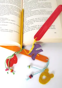 

Pafuli Handmade Felt Bookends Red - B -