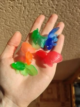 Juguetes de baño de goma suave para niños, pez dorado, simulación de Mini pez dorado, agua, natación, playa, regalos de colores