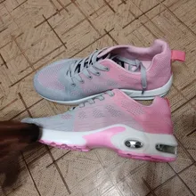 Zapatillas de deporte ligeras para mujer, calzado deportivo de malla transpirable, cómodo para correr, con cordones y cojín de aire