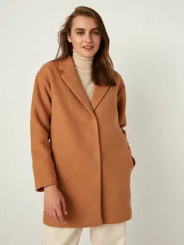 

Collar Stamp Coat
