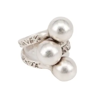 

Ring female dimensionless balls 55361