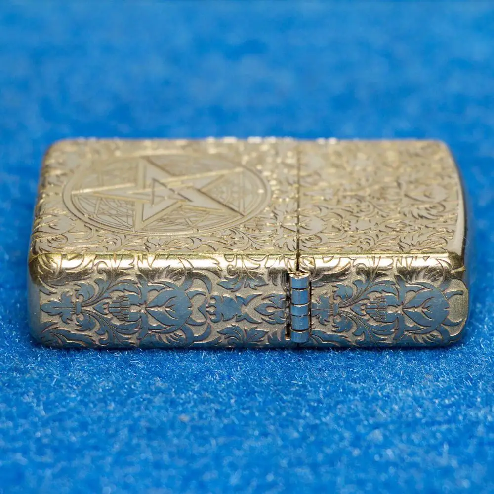 Оригинальная зажигалка Zippo Armor 168 с кастомизацией Бафомет