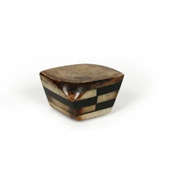 

Box with 10 knobs ethnic style made of resin.