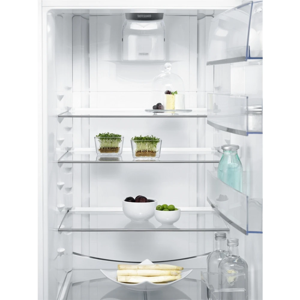 Холодильник с морозильной камерой Electrolux EN3889MFW