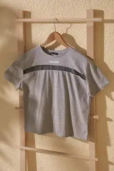 

Trendyol Gauze Semifitted Mould Knitted T-Shirt TWOSS20TS1233