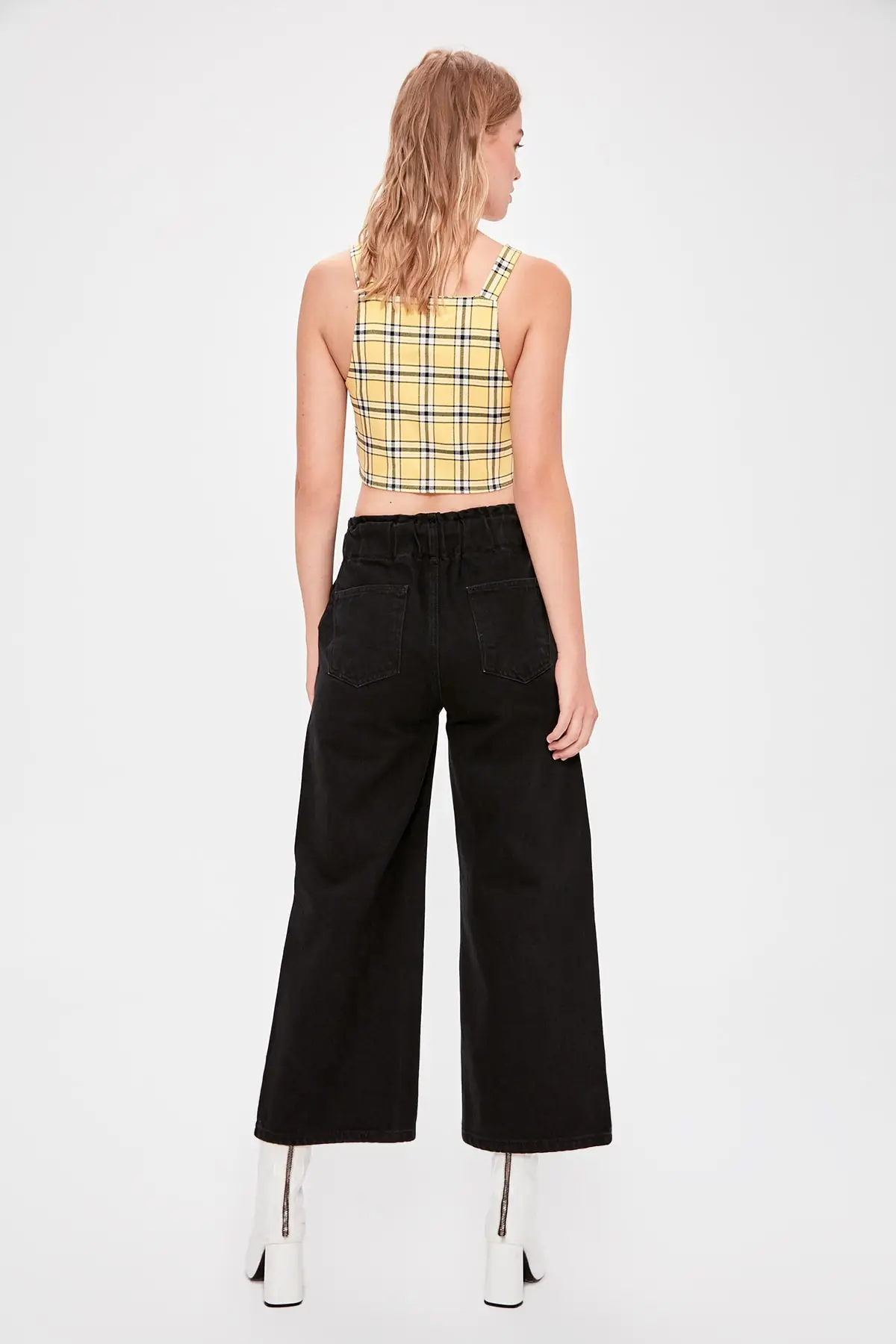Trendyol черные эластичные джинсы с высокой талией TWOAW20JE0193