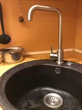 Frap de acero inoxidable grifo de cocina cepillado proceso giratoria cuenca de 360 grados de rotación agua caliente y fría mezcladoras grifo Y40107/8