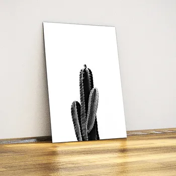

Minimal Cactus-Decorative Metal Table