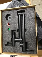 Grifo plegable montado en la pared para la cocina, Solo Frío de fregadero de un solo orificio, giratorio, latón y oro cromado