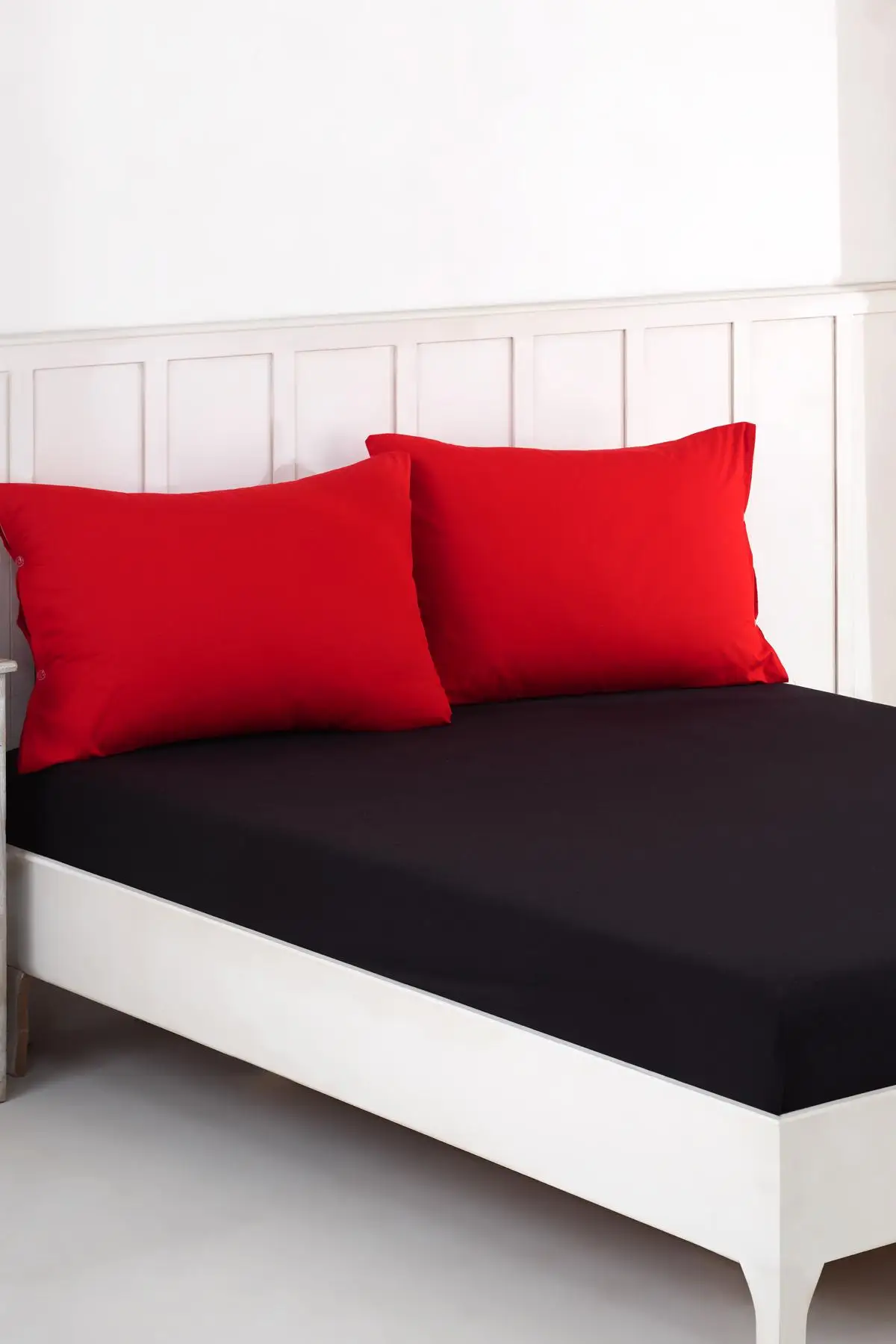 

Tek Personality Fitted Bed Sheet Set | Red & Black