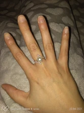 Huitan romántico anillos de perlas simuladas para las mujeres de lujo aniversario de boda accesorios anillos de compromiso para venta al por mayor