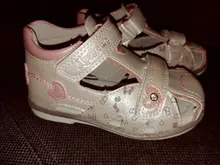 Apakowa-zapatos clásicos de moda para niños y niñas, sandalias de cuero PU para niñas pequeñas, mariposa con soporte para arco