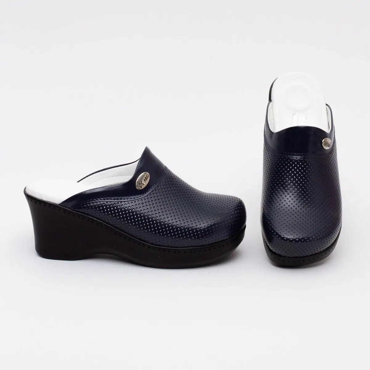 

2022 New Orthopedic Sabo Women Slippers Sandals Shoes Nurse Doctor Hospital Medical Casual Quality Soft Comfort Anti-Slip Clogs