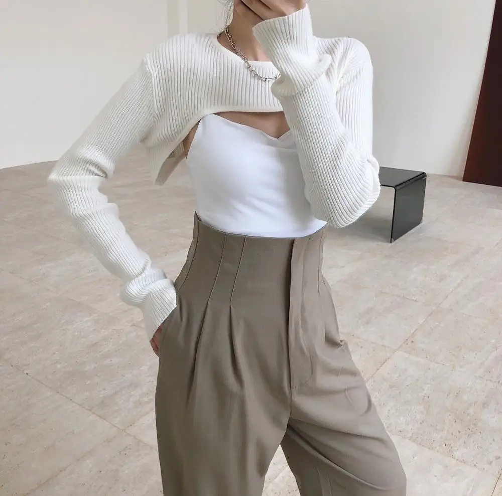 

Pretty woman short sweater sleeves