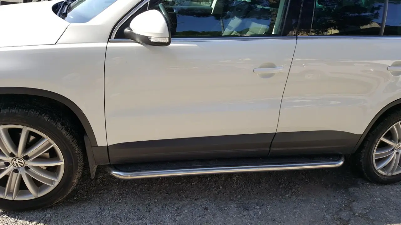 Пороги подножки для Volkswagen Tiguan+ из нержавеющей стали со штатными креплениями