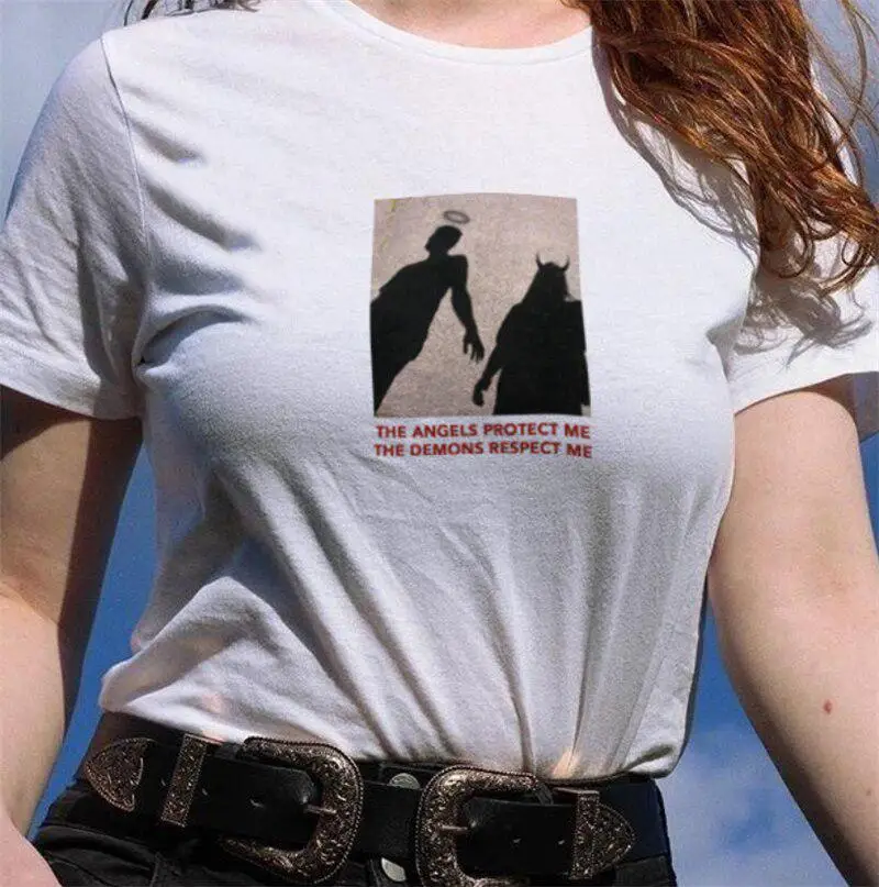 T shirt avec des anges sale