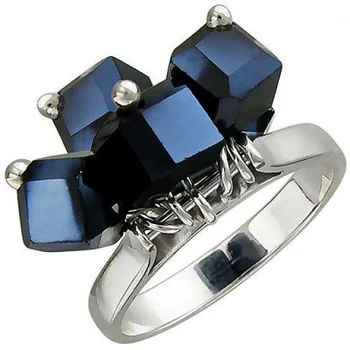 

Esthete ring with 6 Swarovski crystals in silver