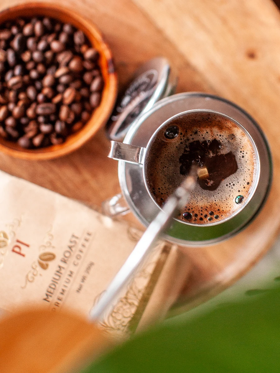 зерновой ароматизированный кофе. самый редкий кофе. кофе в зернах бренды. обзор кофе. кофейный стакан неспрессо.